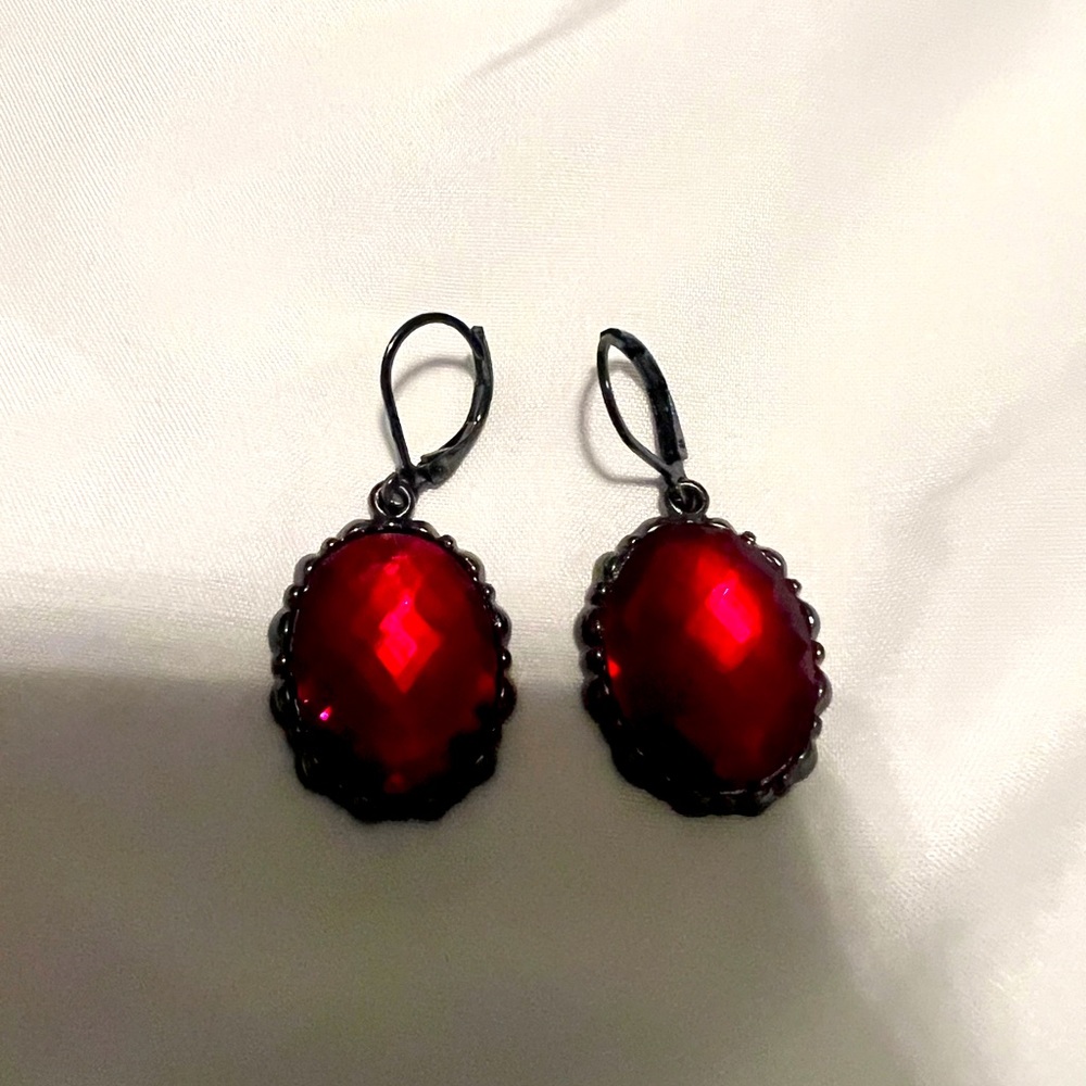 Joan Rivers Red & Black Pierced Earrings.  Excellent Condition!